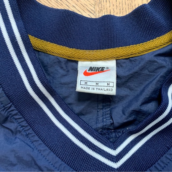 Nike Windbreaker - Picture 3 of 4